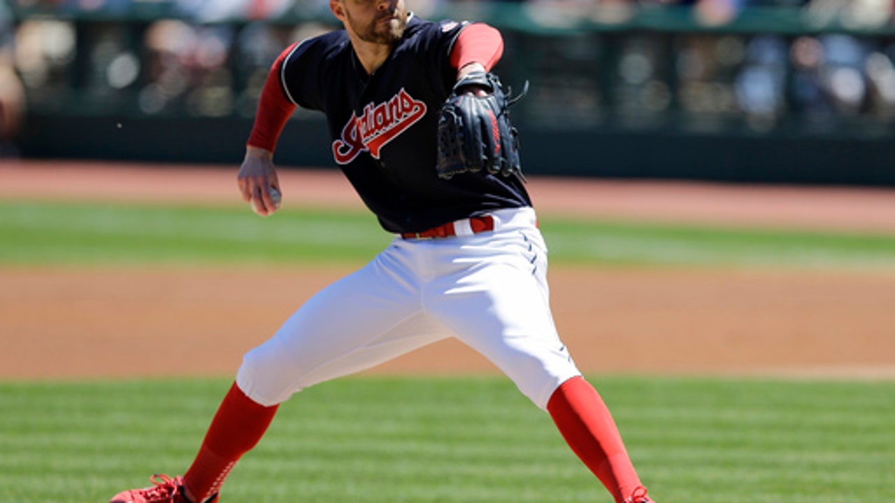 Kluber returns from DL, shines as Indians rock Athletics 8-0 (Jun 01, 2017)